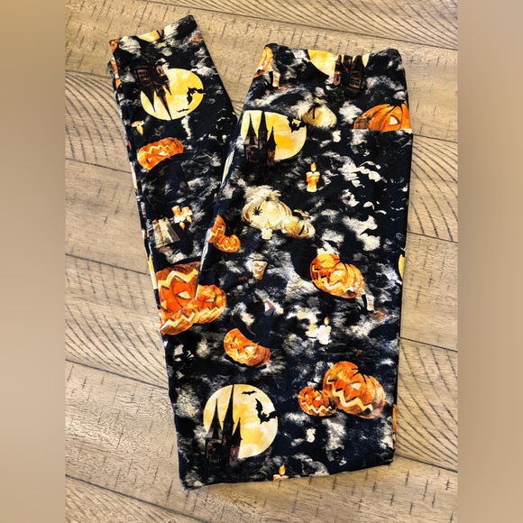 LuLaRoe Halloween Leggings with Pumpkin and Moon Design - Picture 1 of 3